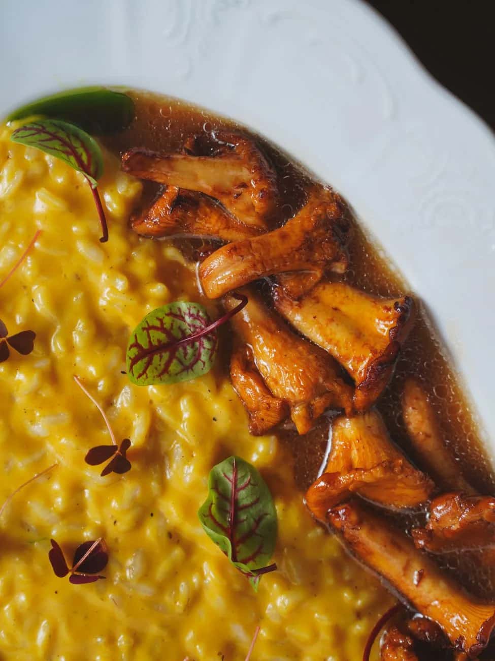 Risotto alla milanese crémeux au safran, spécialité de la Lombardie et de Milan
