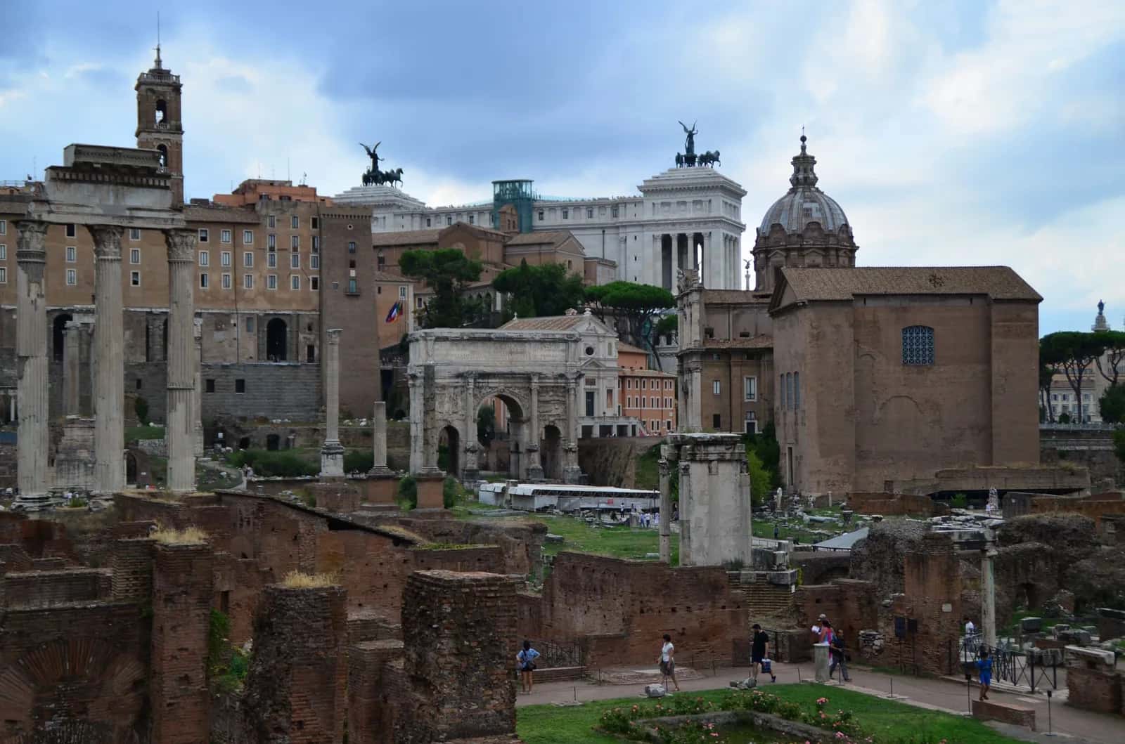 Le Forum romain et l'arc de Septime Sévère à Rome