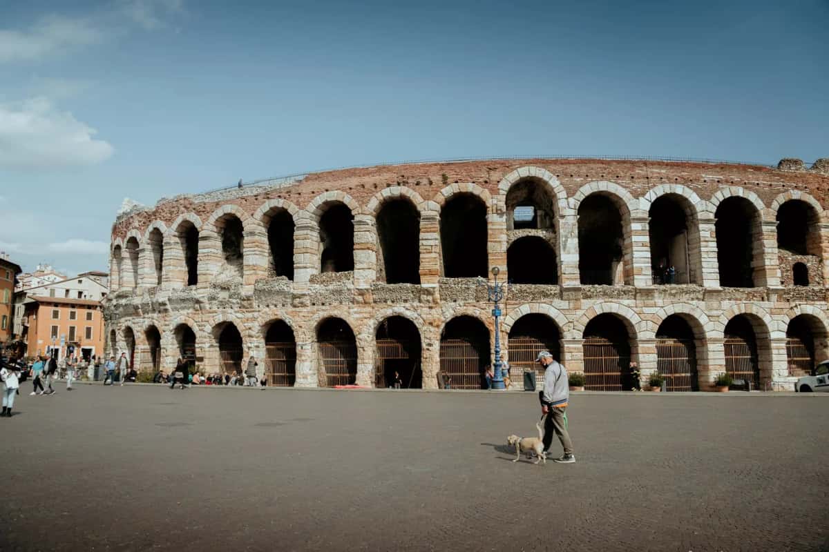Les arènes romaines de Vérone, amphithéâtre du Ier siècle sur la piazza Bra, en Vénétie