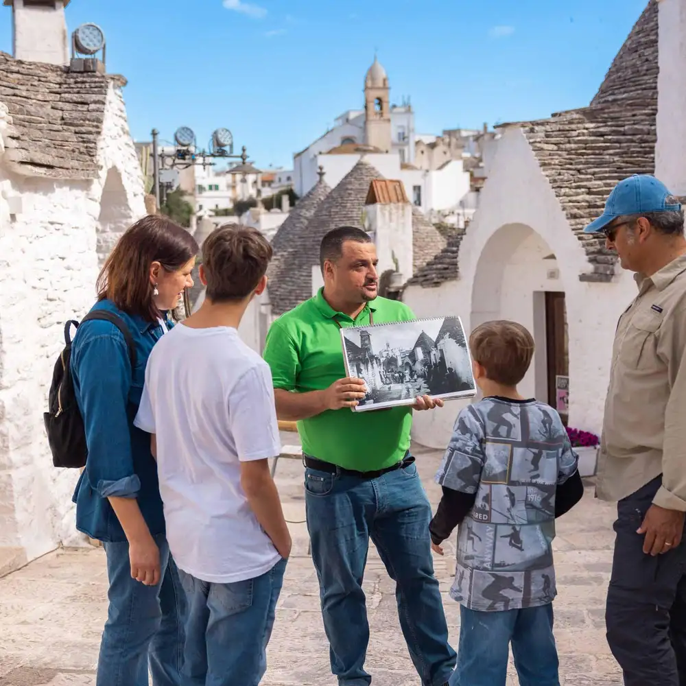 Alberobello : les trulli avec un guide du village