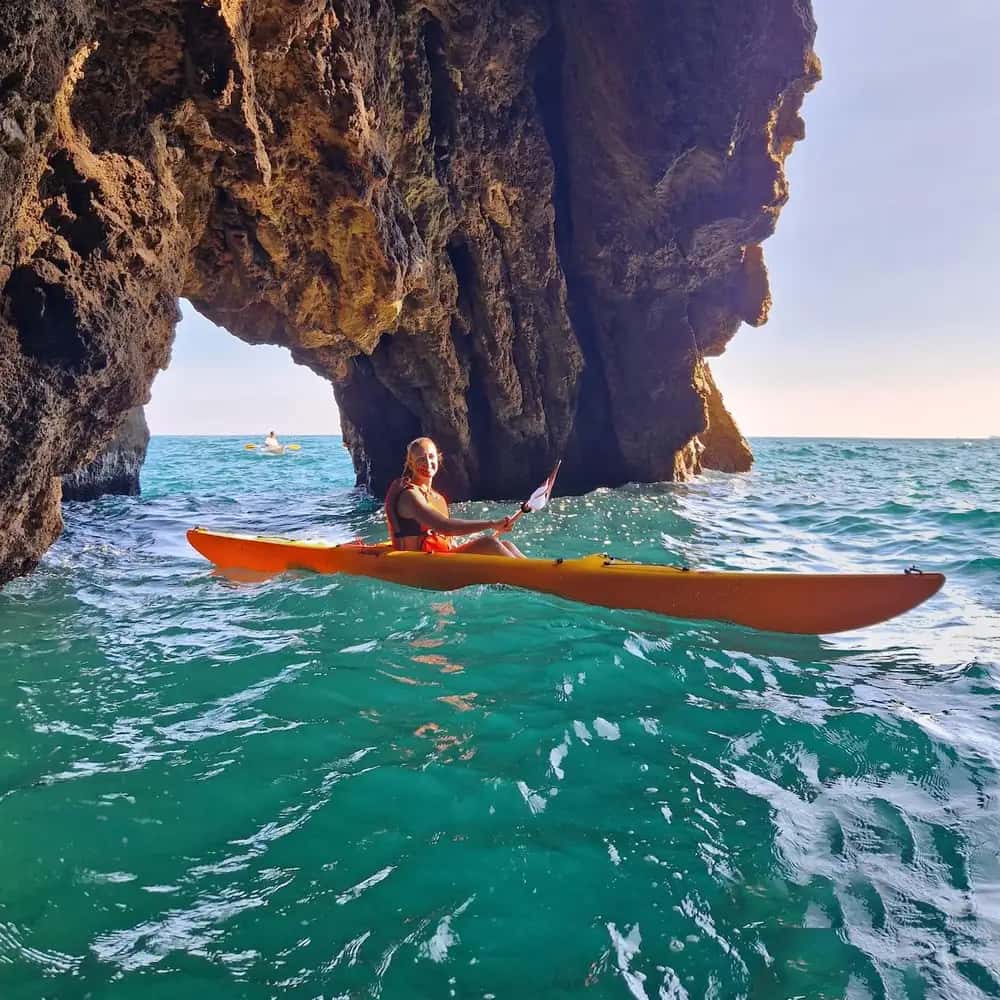 Kayak guidé dans le golfe des Poètes, boissons comprises