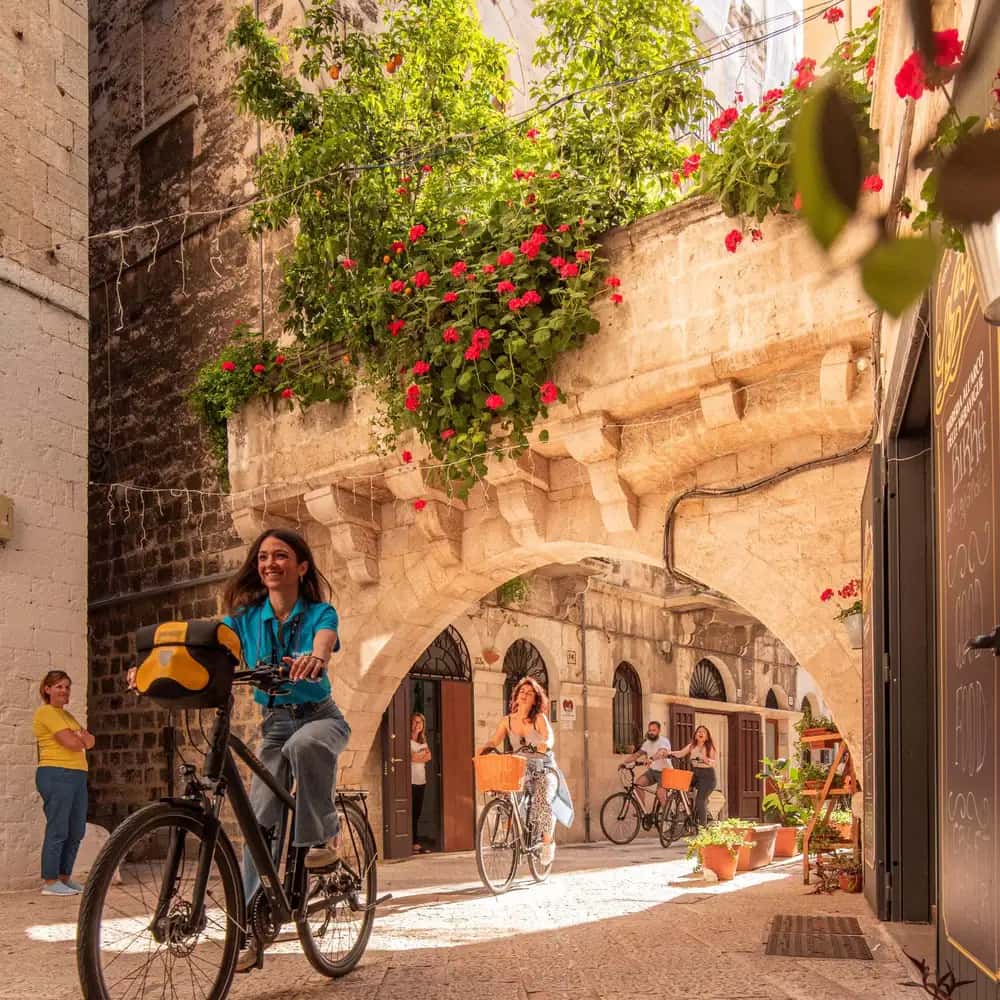Bari à vélo, du front de mer au château