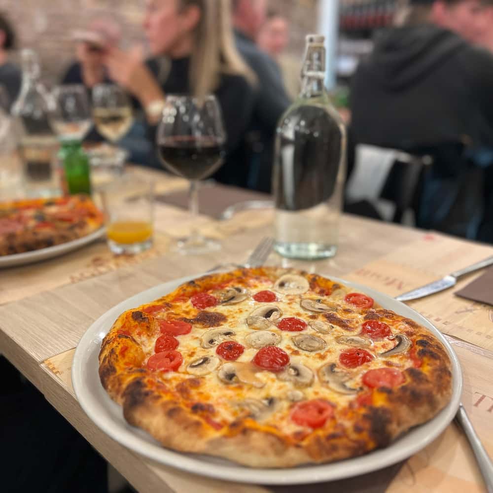 Cours de pizza et tiramisu, vin à volonté