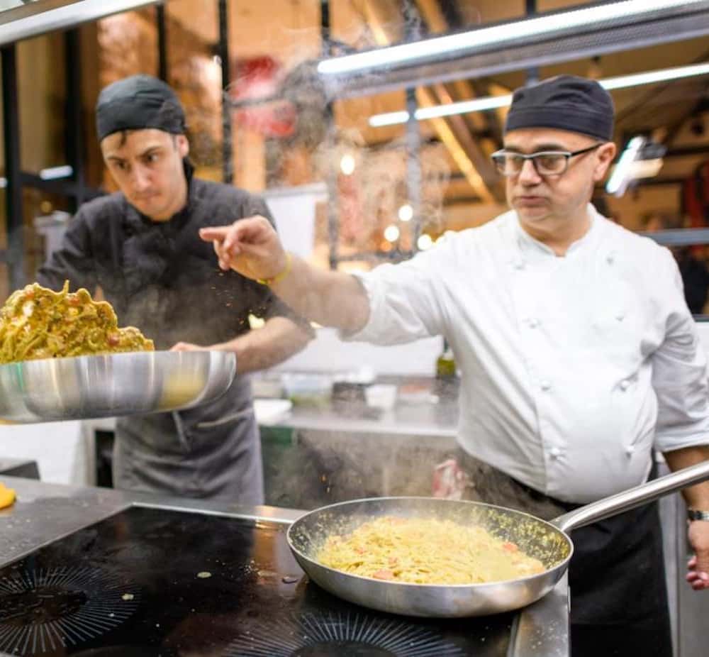 Dîner gastronomique romain, plats à volonté et Barolo