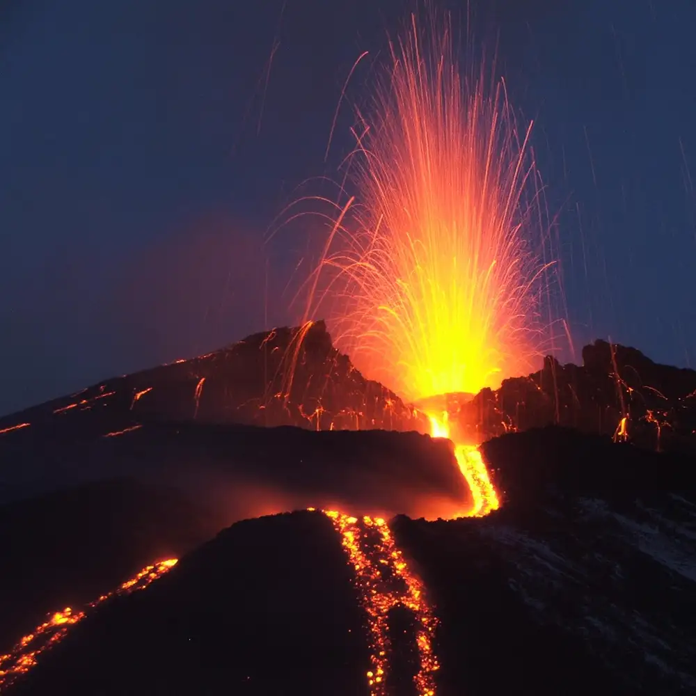 Trek sur l'Etna à 3 000 m, départ de Taormine