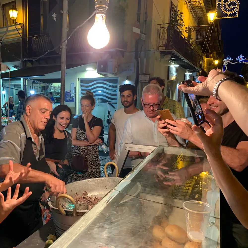 Street food de nuit en petit groupe