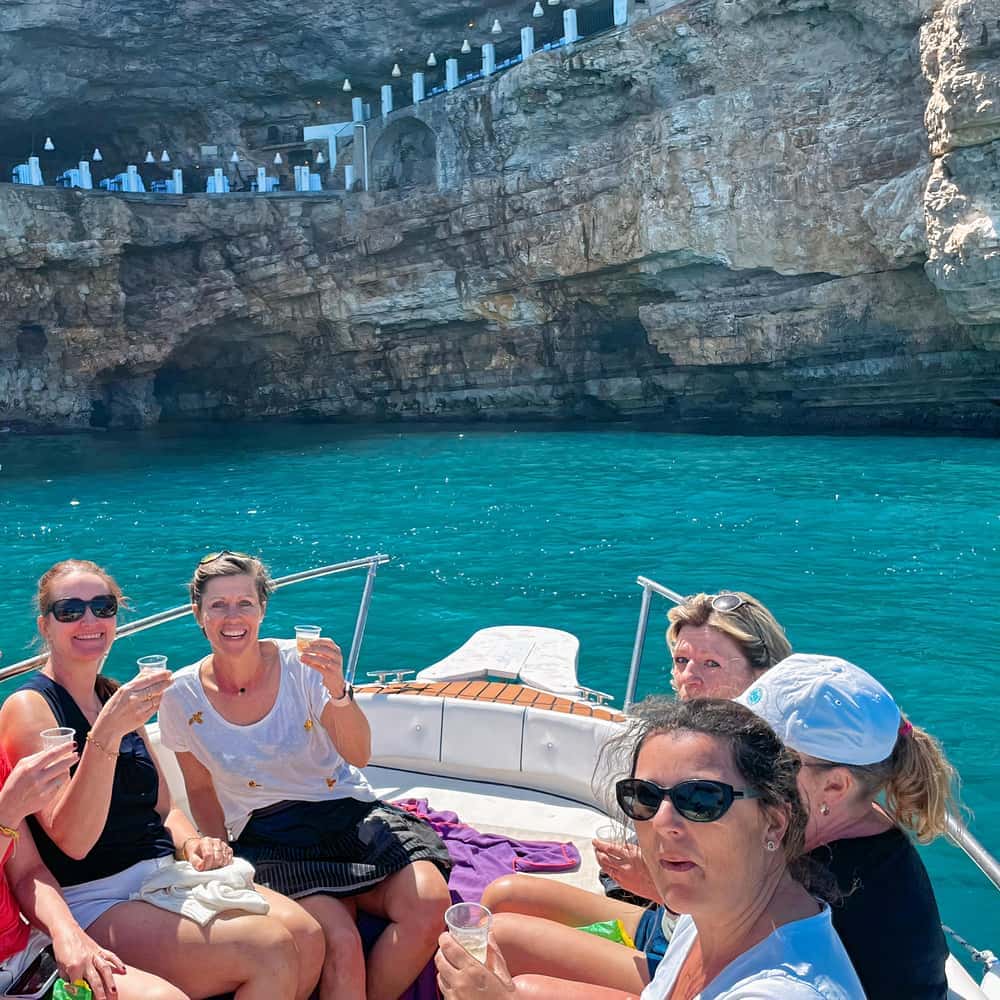 Polignano a Mare : grottes en bateau privé avec apéritif