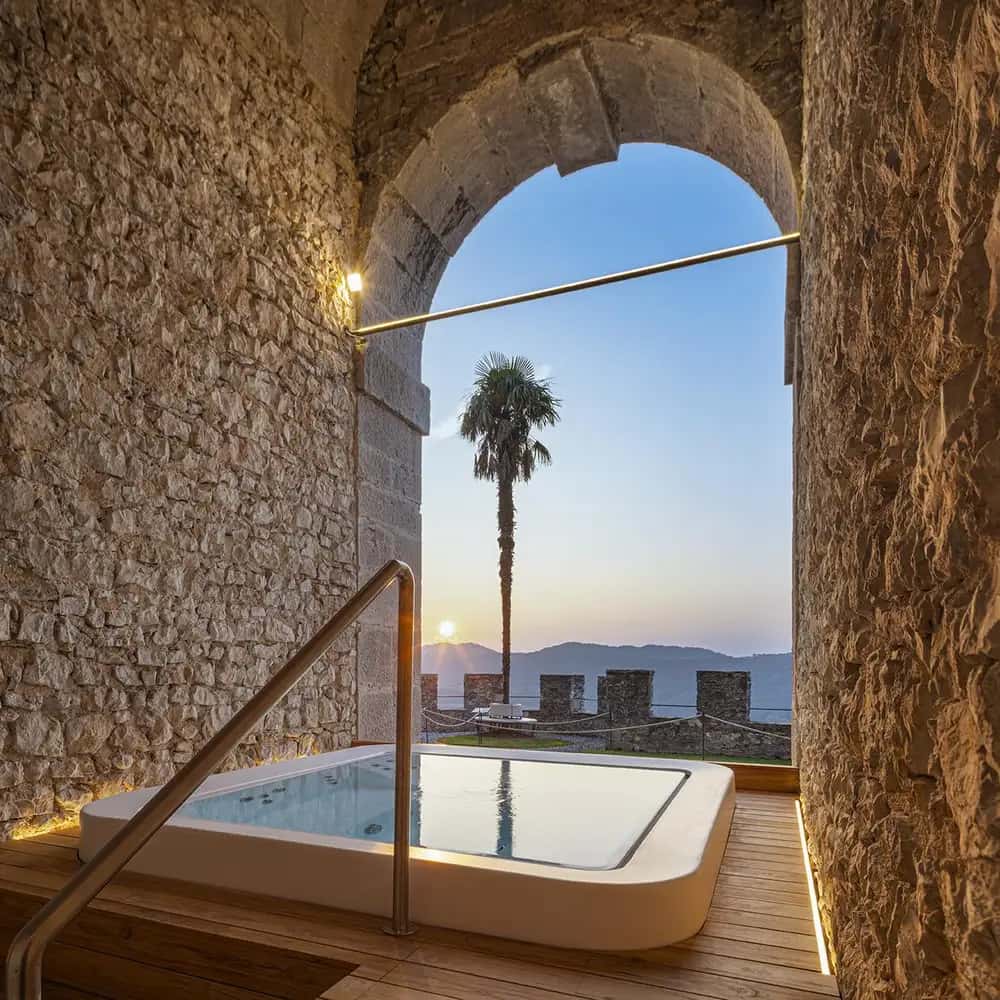 Spa dans un château médiéval, à Cison di Valmarino
